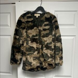 Reversible Camouflage Faux Fur quilted Jacket